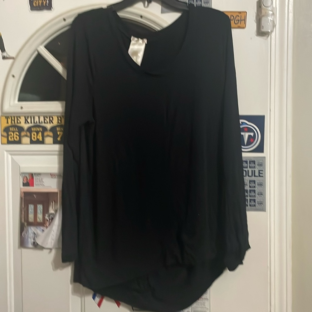 Long sleeve sweater. Scoop neck. Size xxl.